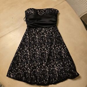 ​✨ WHBM Black Lace Strapless Cocktail Dress with Bubble Hem ✨